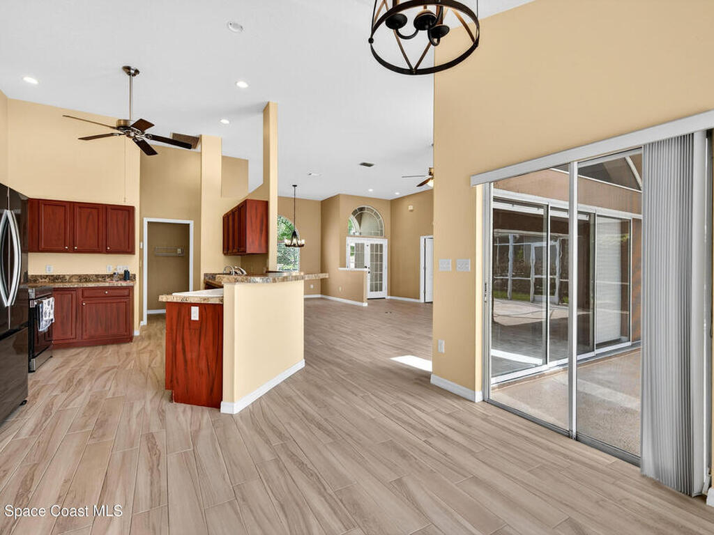 306 Lake Victoria Circle, Melbourne, FL 32940