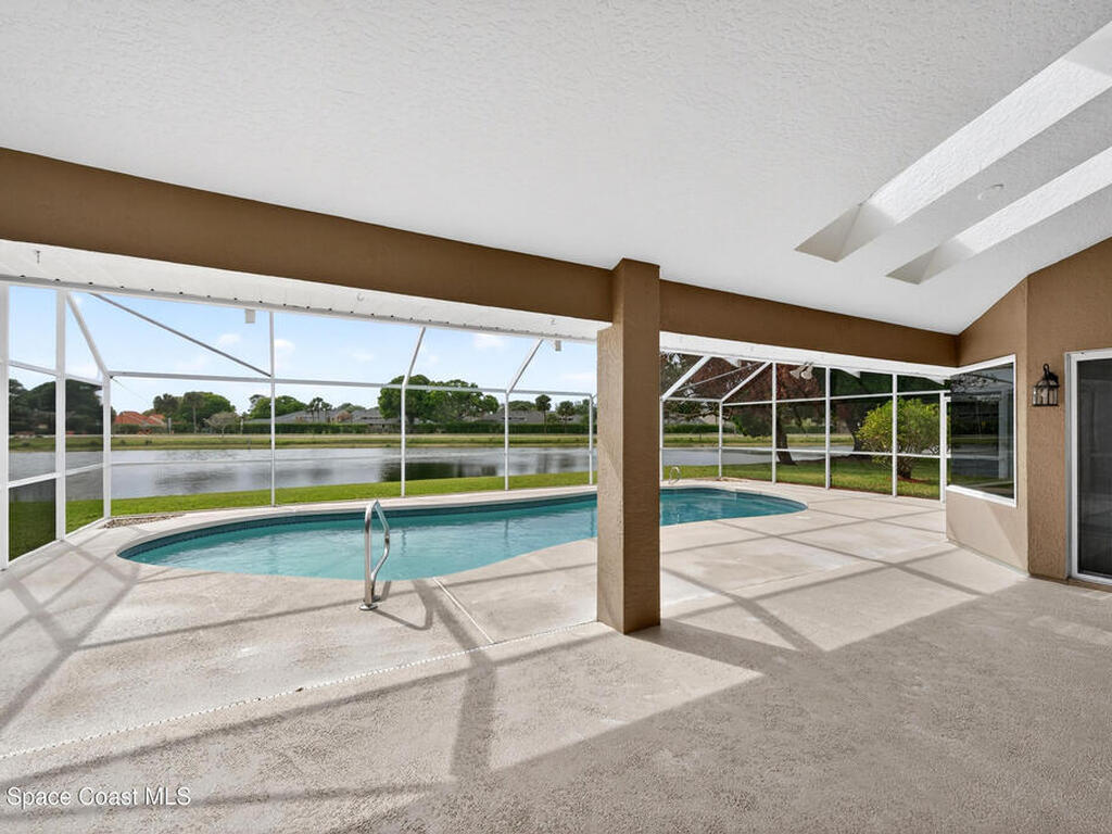 306 Lake Victoria Circle, Melbourne, FL 32940
