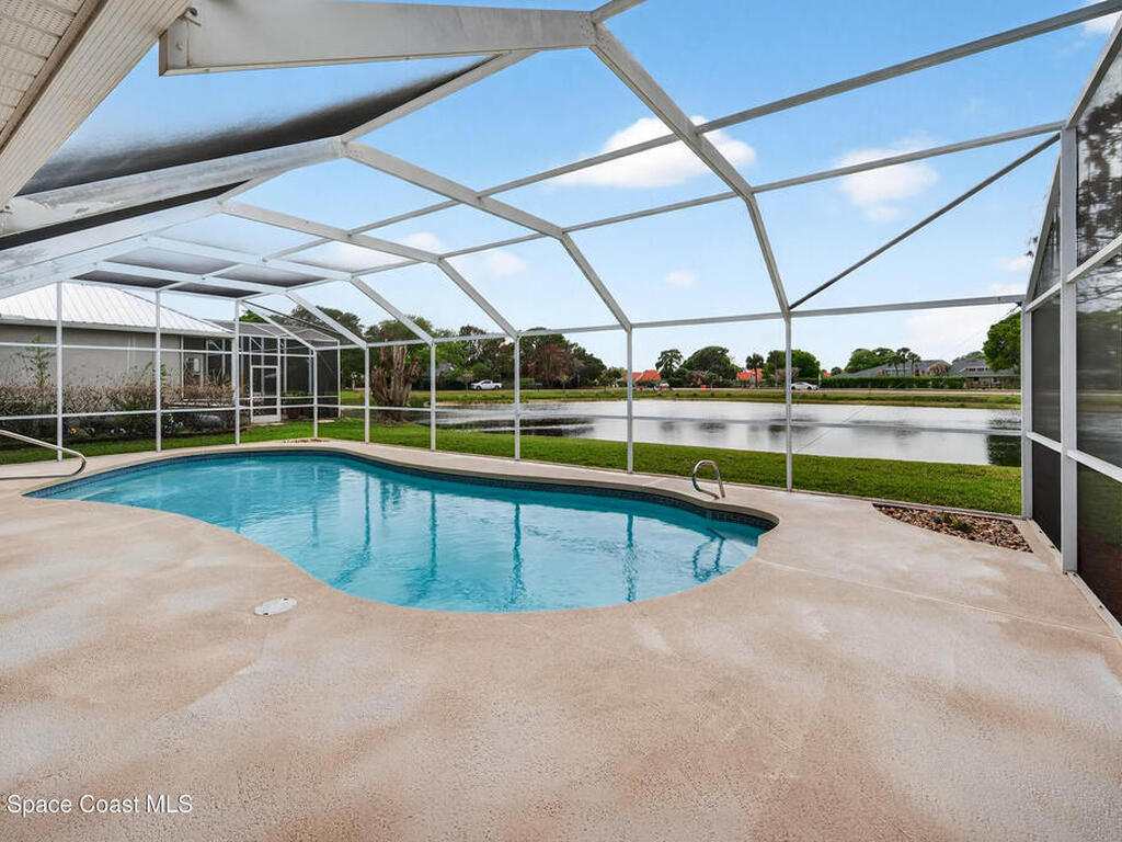 306 Lake Victoria Circle, Melbourne, FL 32940