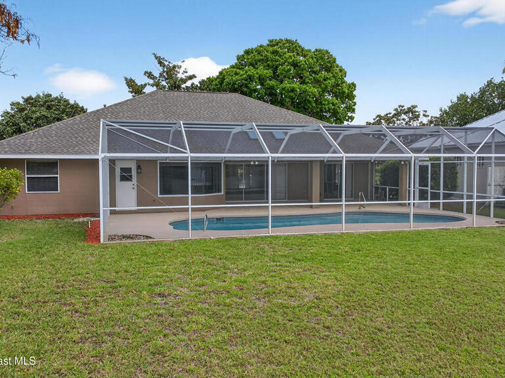 306 Lake Victoria Circle, Melbourne, FL 32940