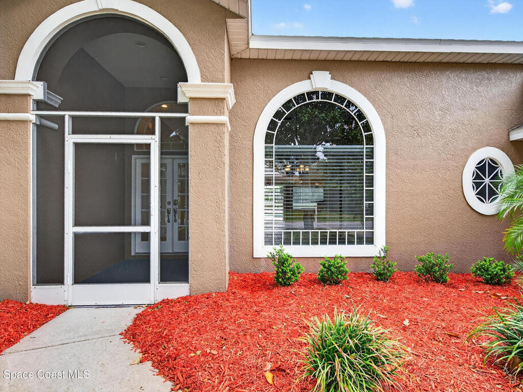 306 Lake Victoria Circle, Melbourne, FL 32940