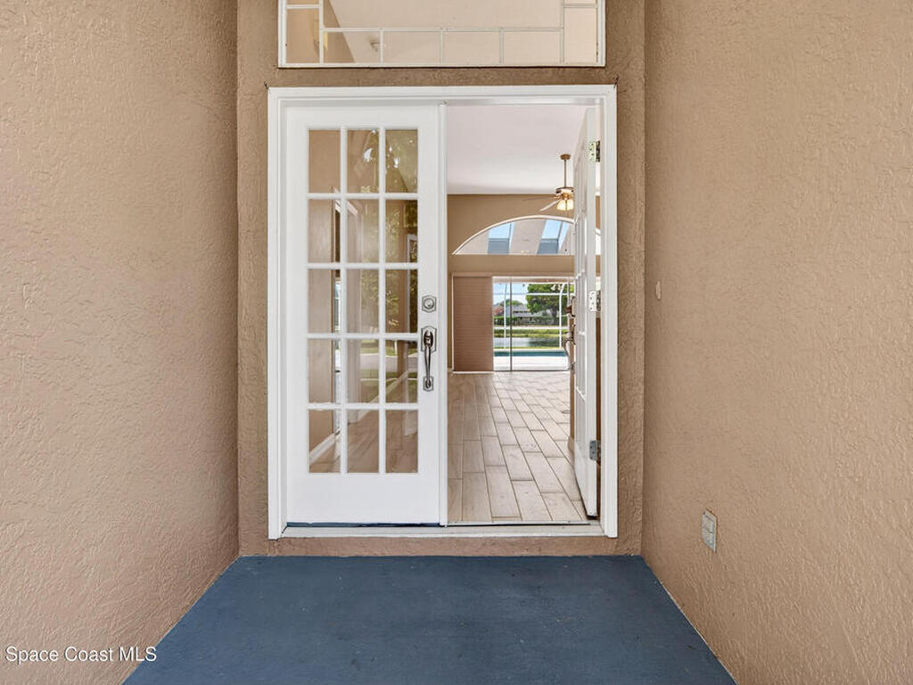 306 Lake Victoria Circle, Melbourne, FL 32940