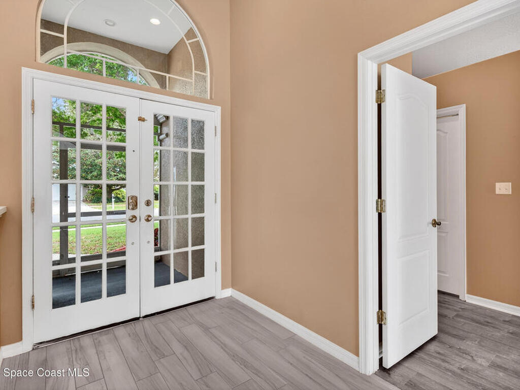 306 Lake Victoria Circle, Melbourne, FL 32940