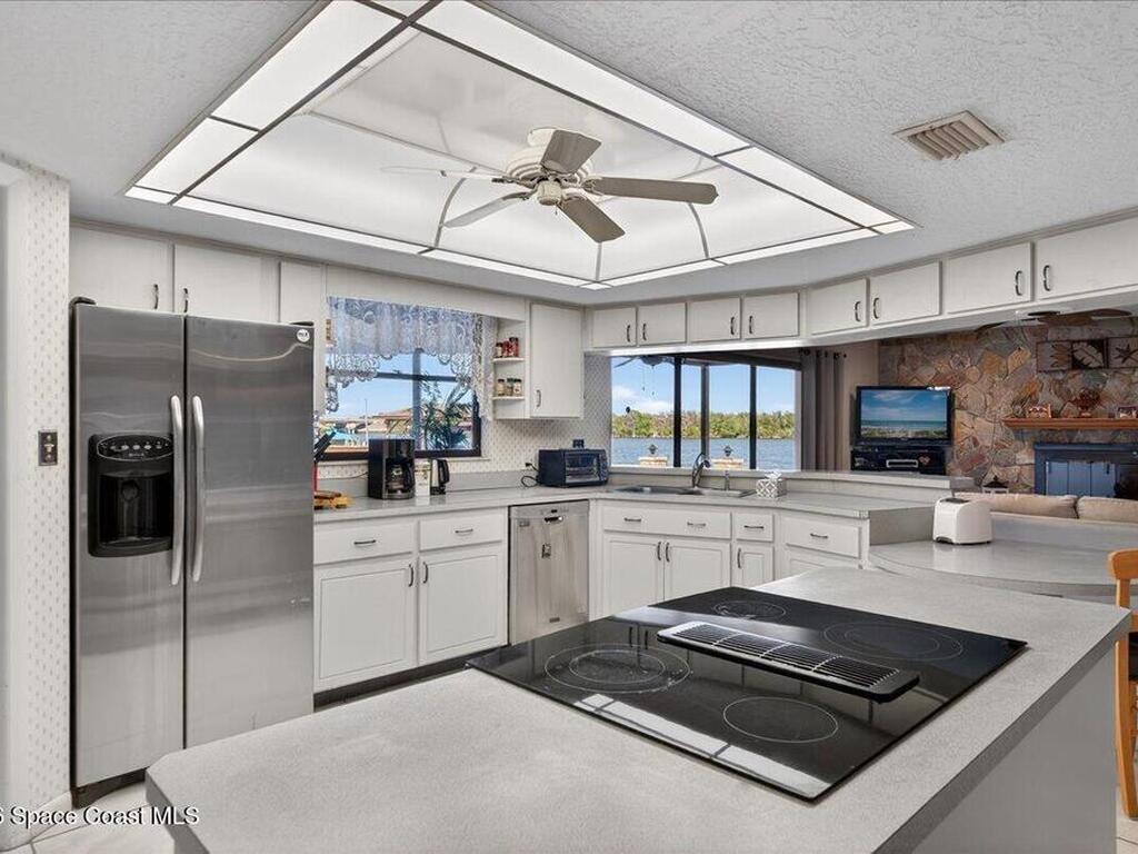 2530 Sykes Creek Drive, Merritt Island, FL 32953