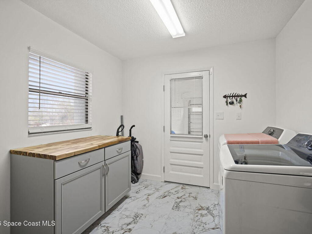 1505 S Carpenter Road, Titusville, FL 32796