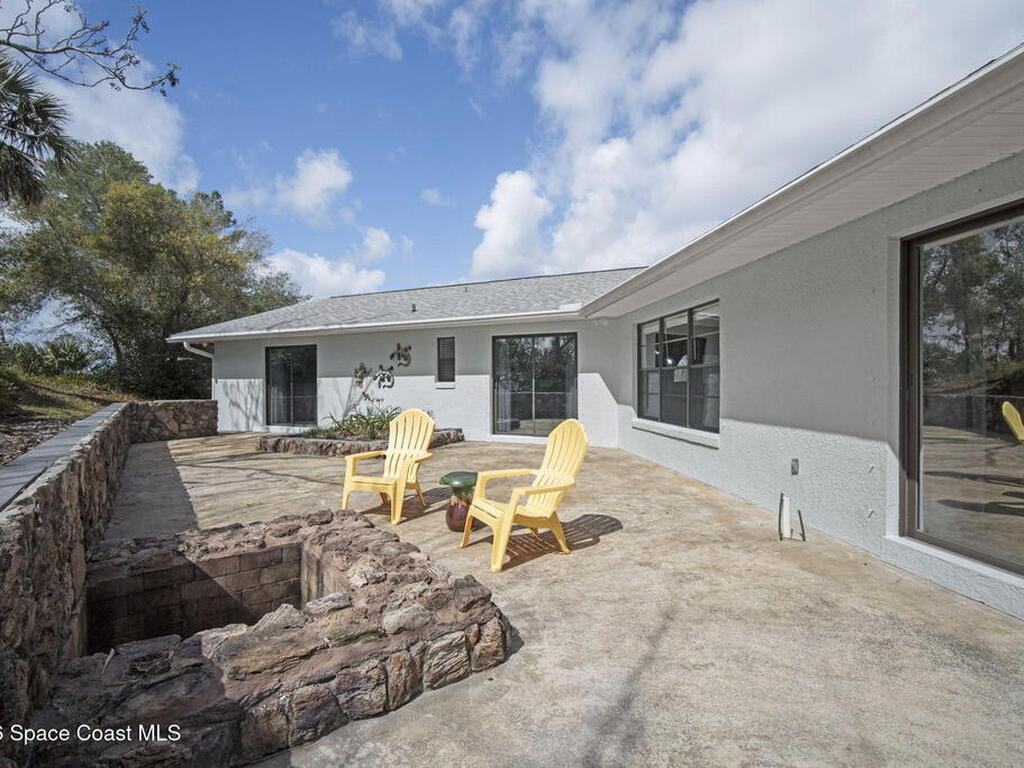 1505 S Carpenter Road, Titusville, FL 32796