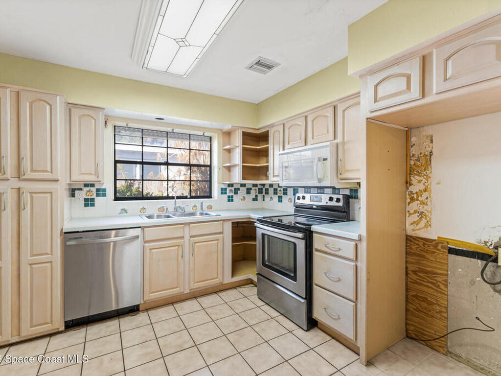 213 NE 2nd Terrace, Satellite Beach, FL 32937