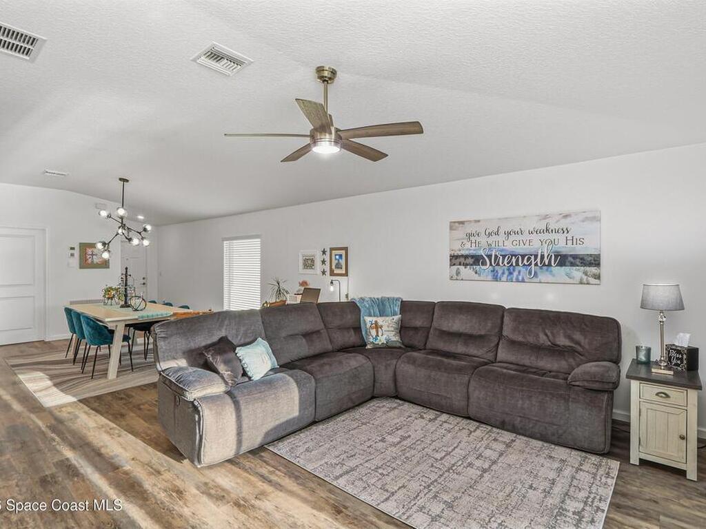 1995 Diablo Circle, Palm Bay, FL 32908