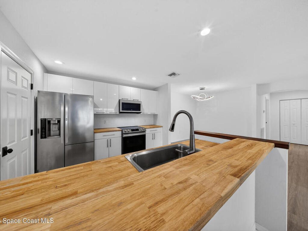 1812 E Sanderling Lane, Fort Pierce, FL 34982