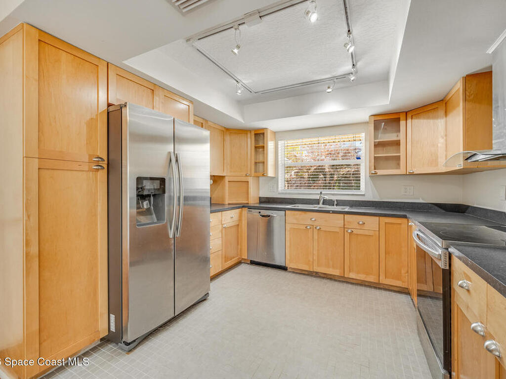 901 S Palm Avenue, Indialantic, FL 32903