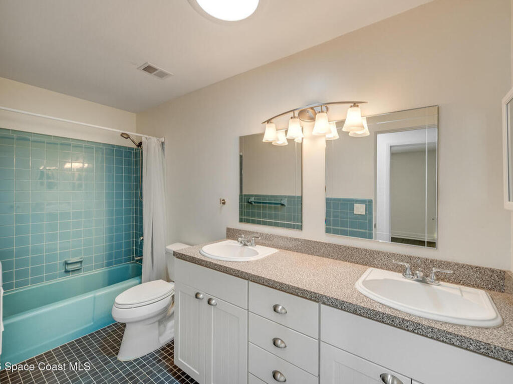 901 S Palm Avenue, Indialantic, FL 32903