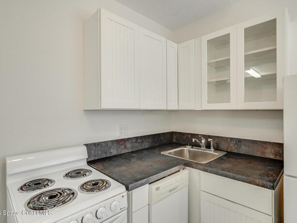 901 S Palm Avenue, Indialantic, FL 32903