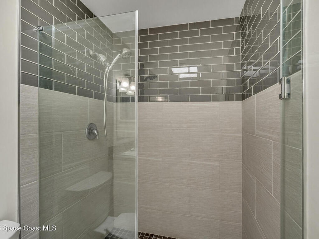 901 S Palm Avenue, Indialantic, FL 32903