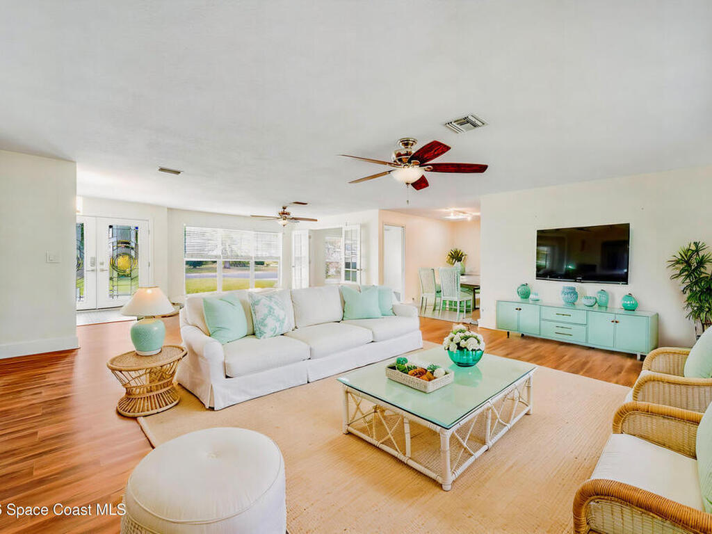 901 S Palm Avenue, Indialantic, FL 32903