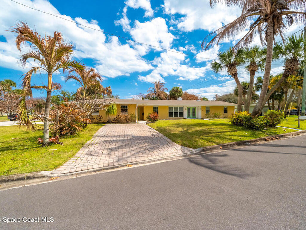 901 S Palm Avenue, Indialantic, FL 32903