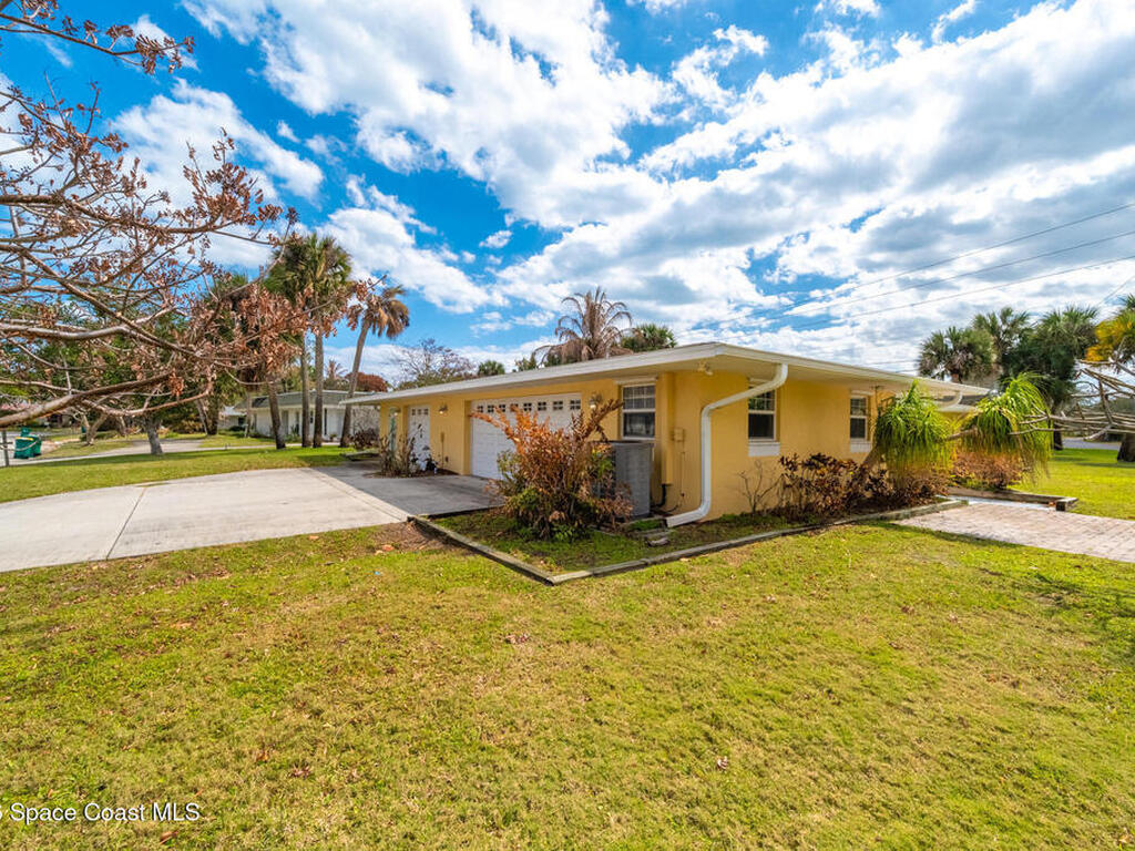 901 S Palm Avenue, Indialantic, FL 32903