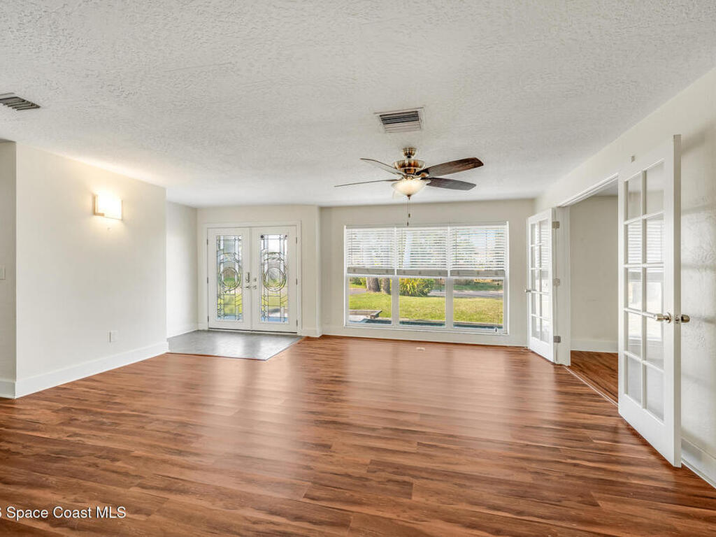 901 S Palm Avenue, Indialantic, FL 32903