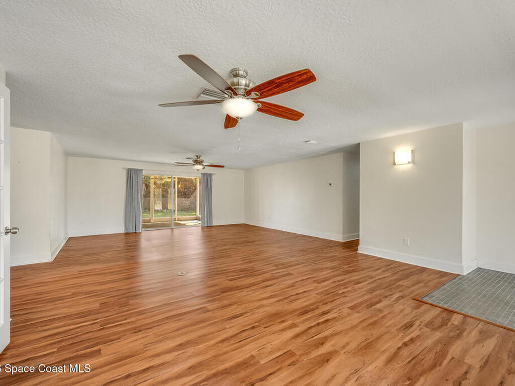 901 S Palm Avenue, Indialantic, FL 32903