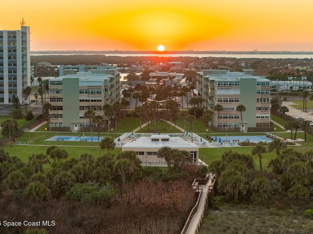 2020 N Atlantic Avenue, Cocoa Beach, FL 32931