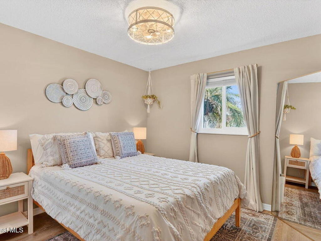 425 Via Valencia Court, Merritt Island, FL 32953