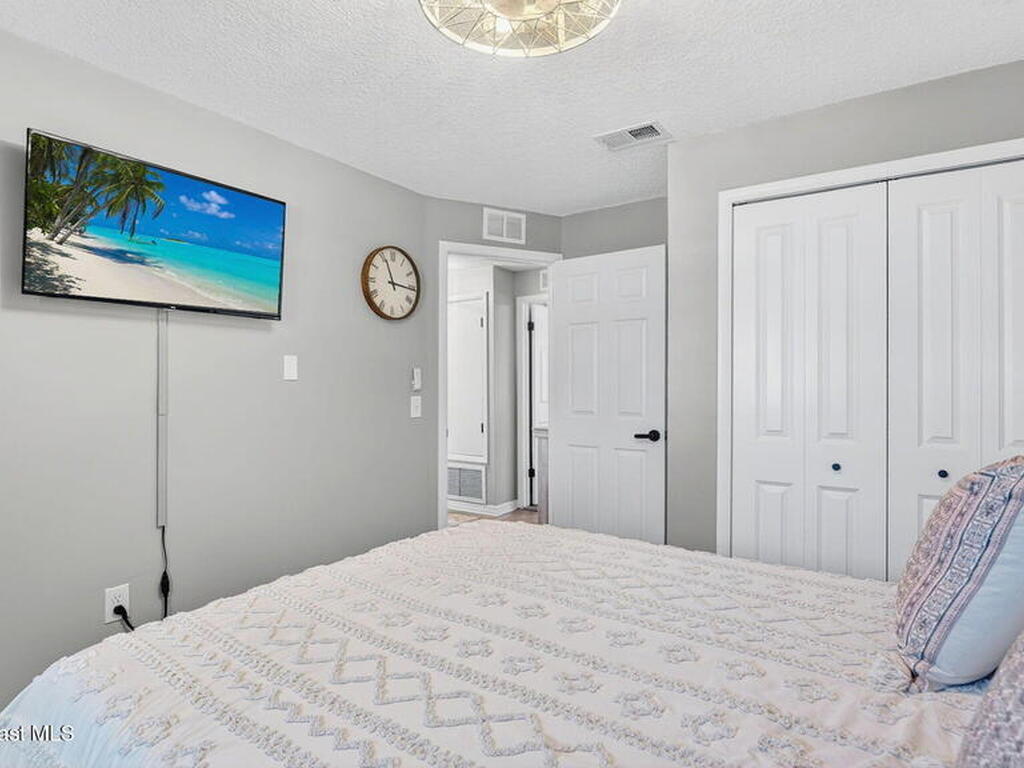 425 Via Valencia Court, Merritt Island, FL 32953