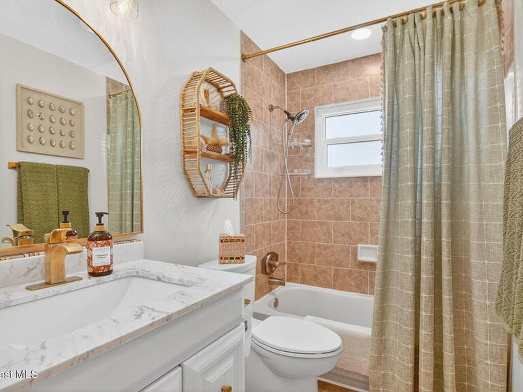 425 Via Valencia Court, Merritt Island, FL 32953