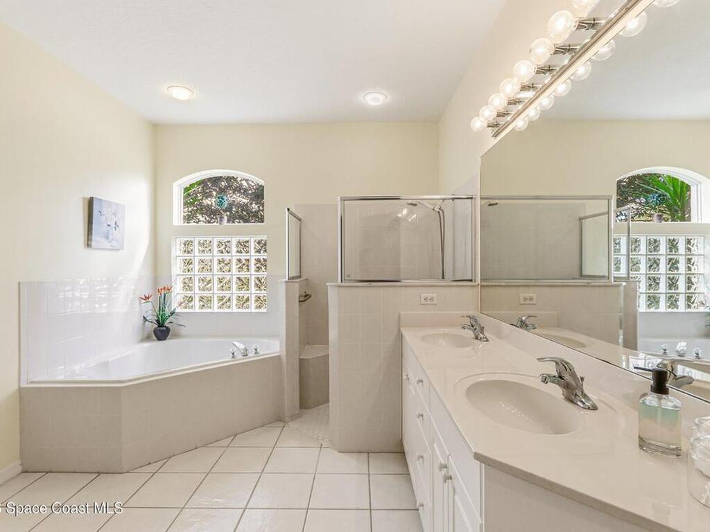 1825 Ficus Point Drive, Melbourne, FL 32940