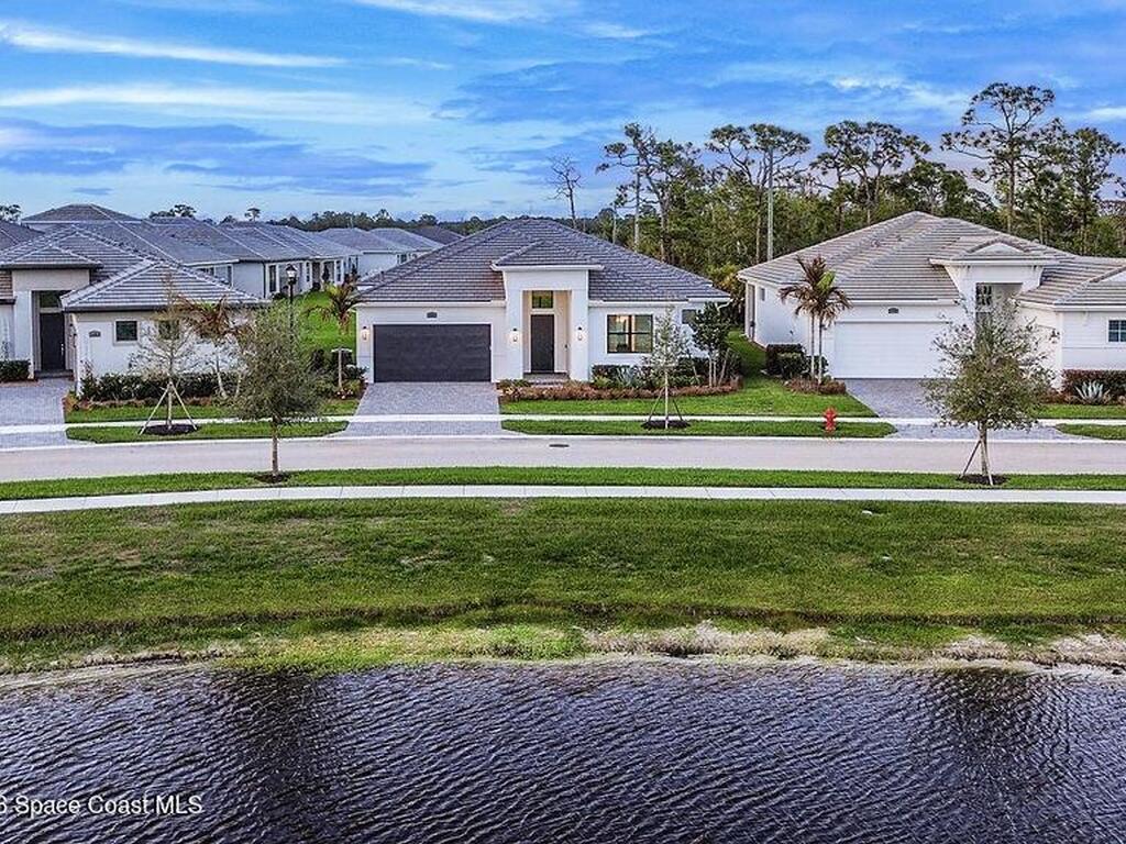2293 SE Canopy Cove Lane, Port St. Lucie, FL 34984