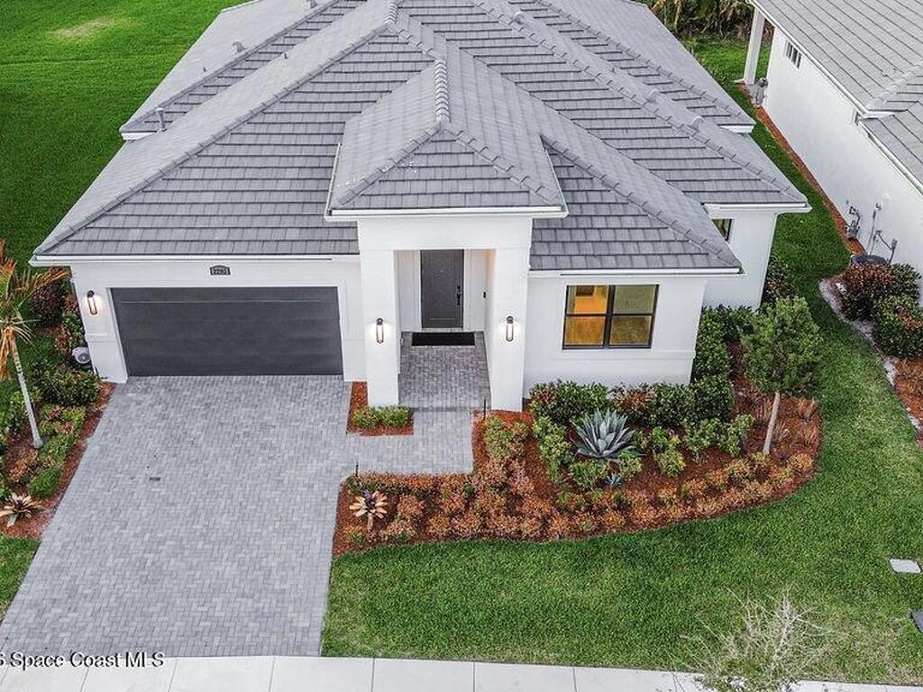 2293 SE Canopy Cove Lane, Port St. Lucie, FL 34984
