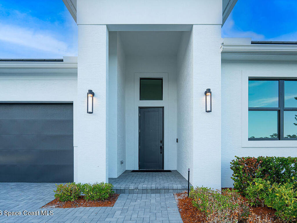 2293 SE Canopy Cove Lane, Port St. Lucie, FL 34984