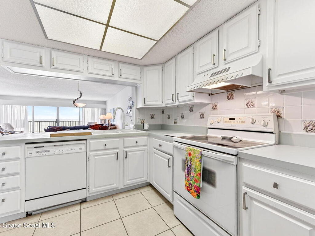 55 N 4th Street, Cocoa Beach, FL 32931