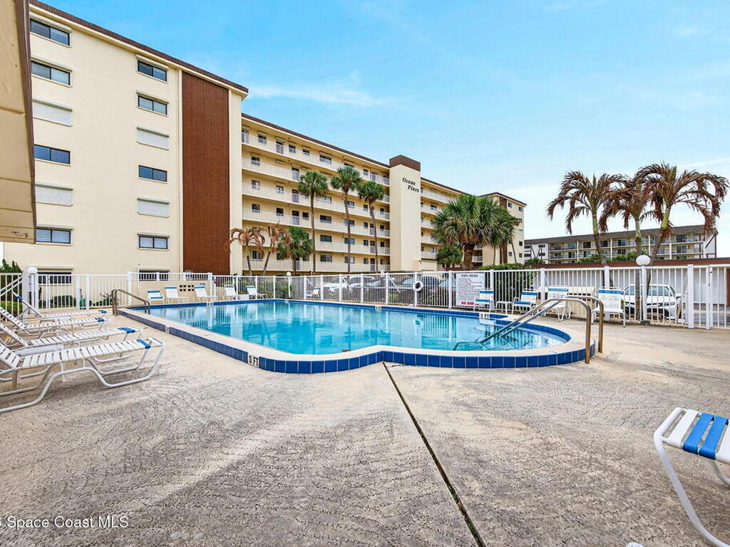 55 N 4th Street, Cocoa Beach, FL 32931