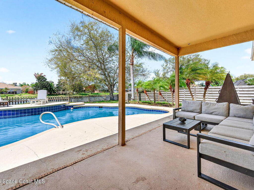 4021 Caparosa Circle, Melbourne, FL 32940