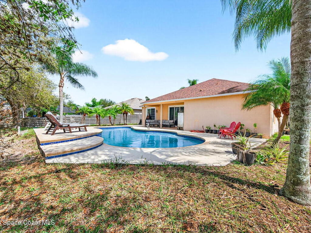 4021 Caparosa Circle, Melbourne, FL 32940
