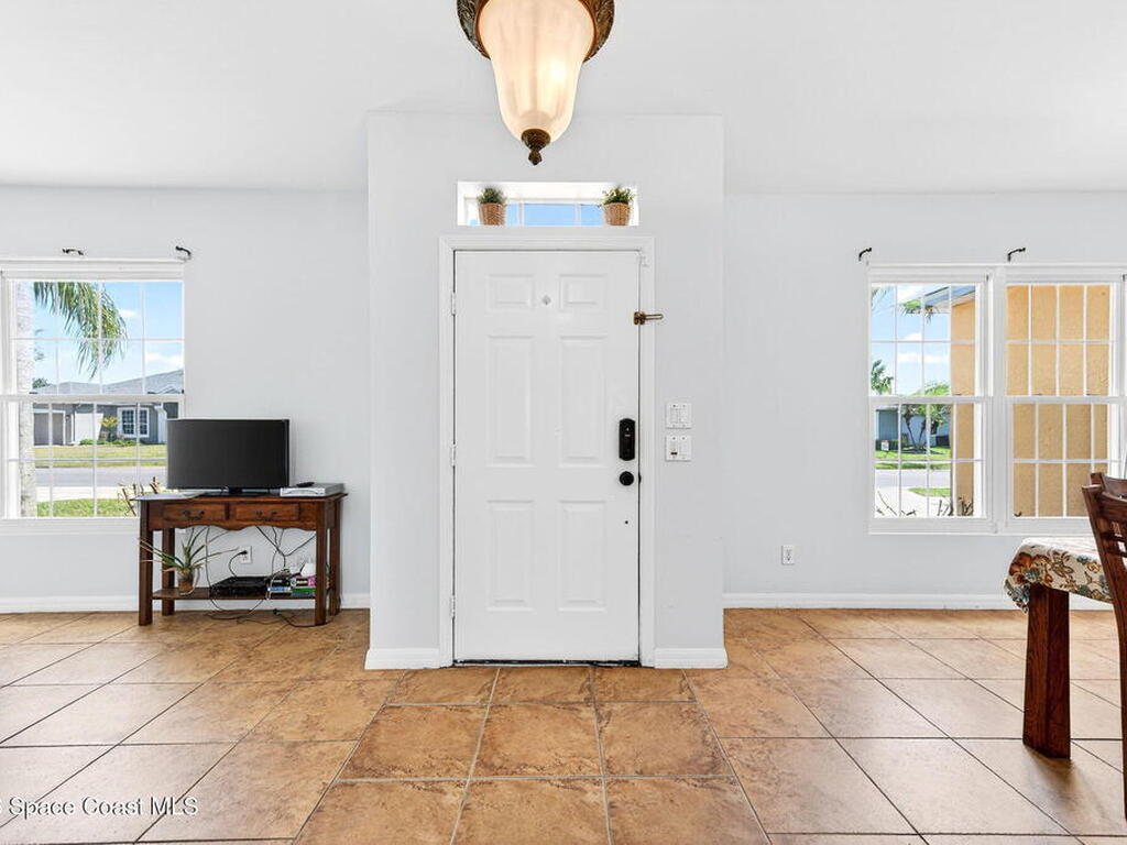 4021 Caparosa Circle, Melbourne, FL 32940
