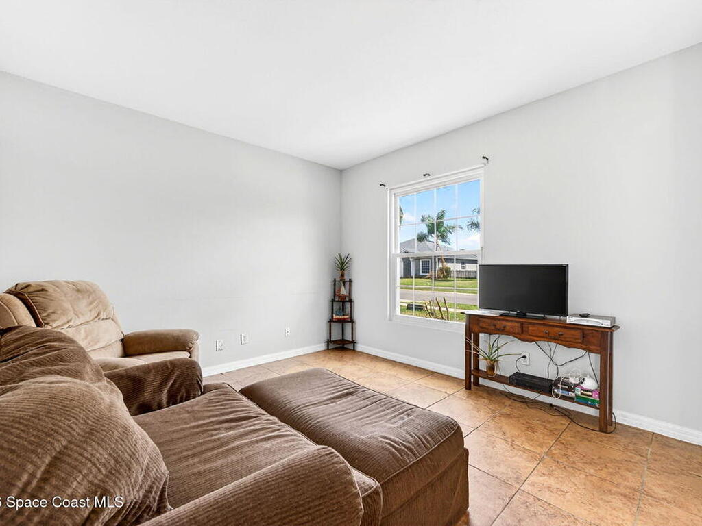 4021 Caparosa Circle, Melbourne, FL 32940