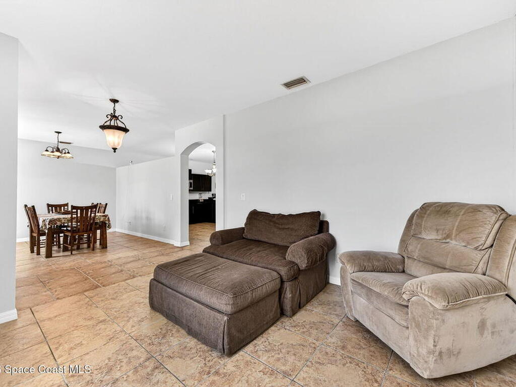 4021 Caparosa Circle, Melbourne, FL 32940