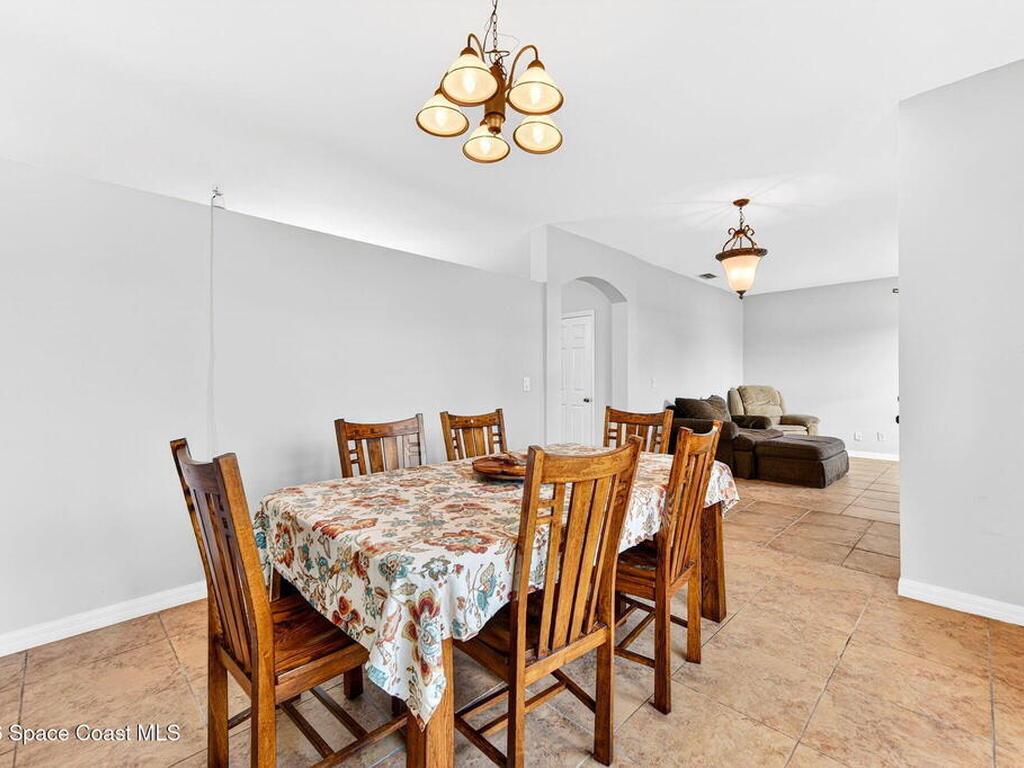 4021 Caparosa Circle, Melbourne, FL 32940