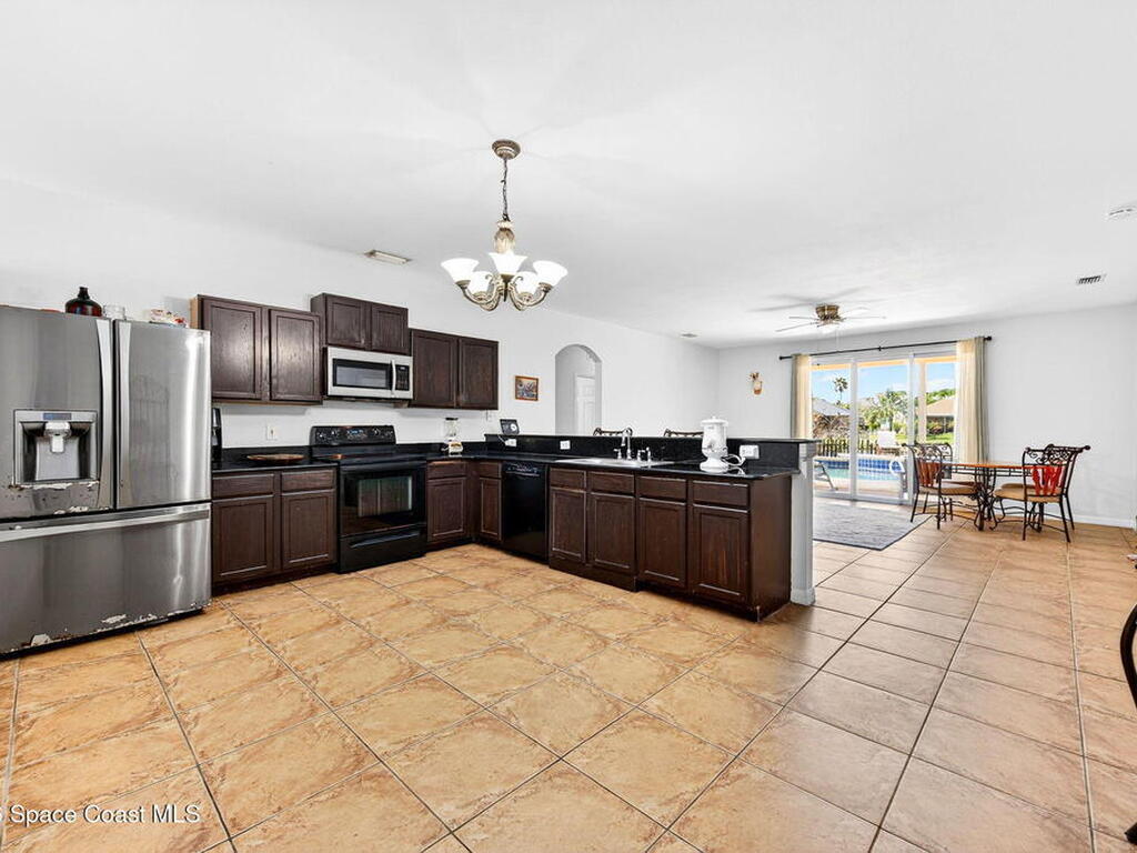 4021 Caparosa Circle, Melbourne, FL 32940