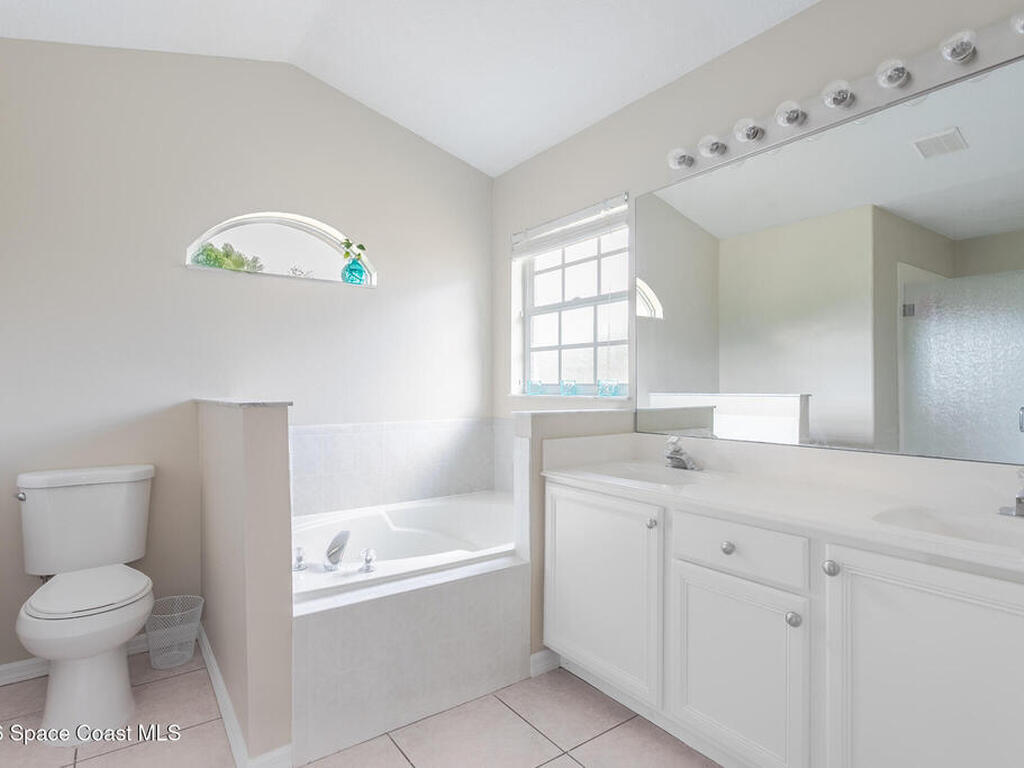 4920 48th Place, Vero Beach, FL 32967