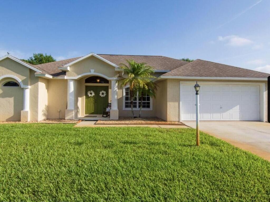 4920 48th Place, Vero Beach, FL 32967