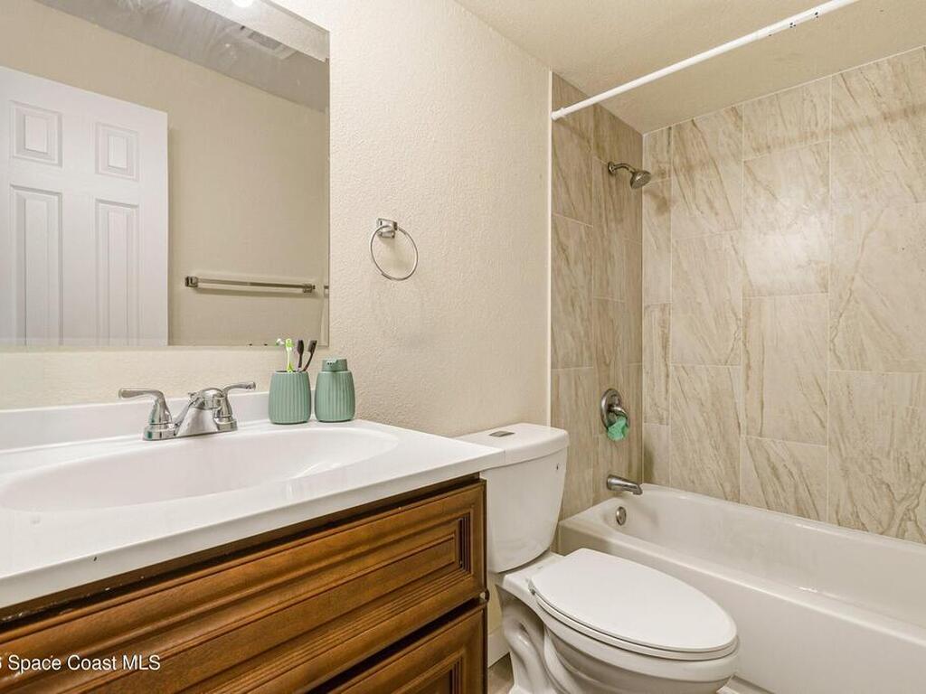 565 Jackson Avenue, Satellite Beach, FL 32937