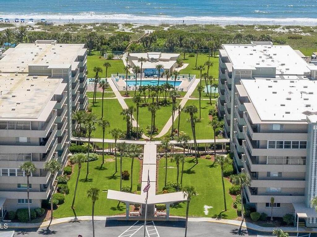 2020 N Atlantic Avenue, Cocoa Beach, FL 32931