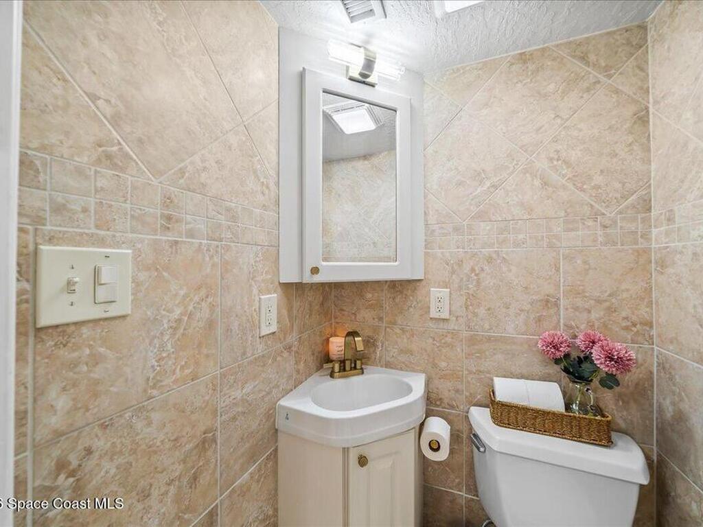 2020 N Atlantic Avenue, Cocoa Beach, FL 32931