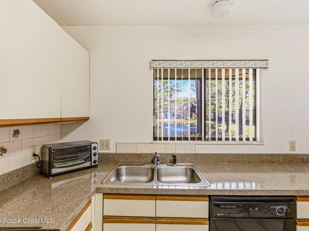 7820 Shadowood Drive, Melbourne, FL 32904