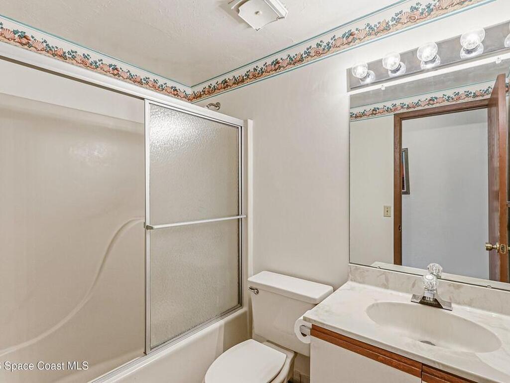7820 Shadowood Drive, Melbourne, FL 32904