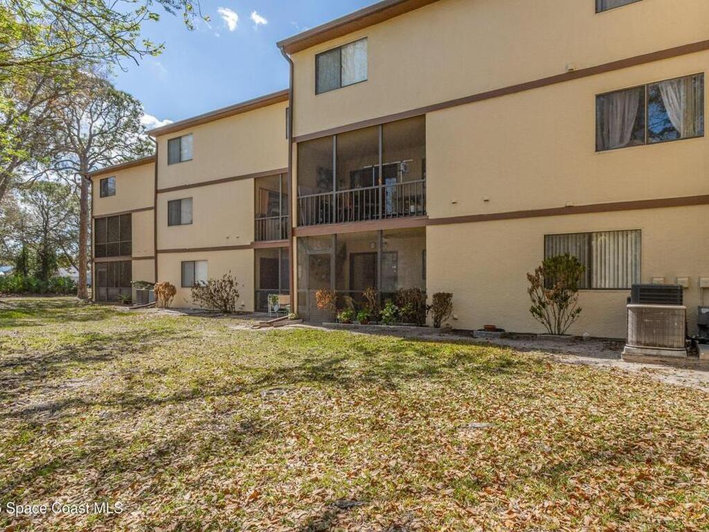 7820 Shadowood Drive, Melbourne, FL 32904
