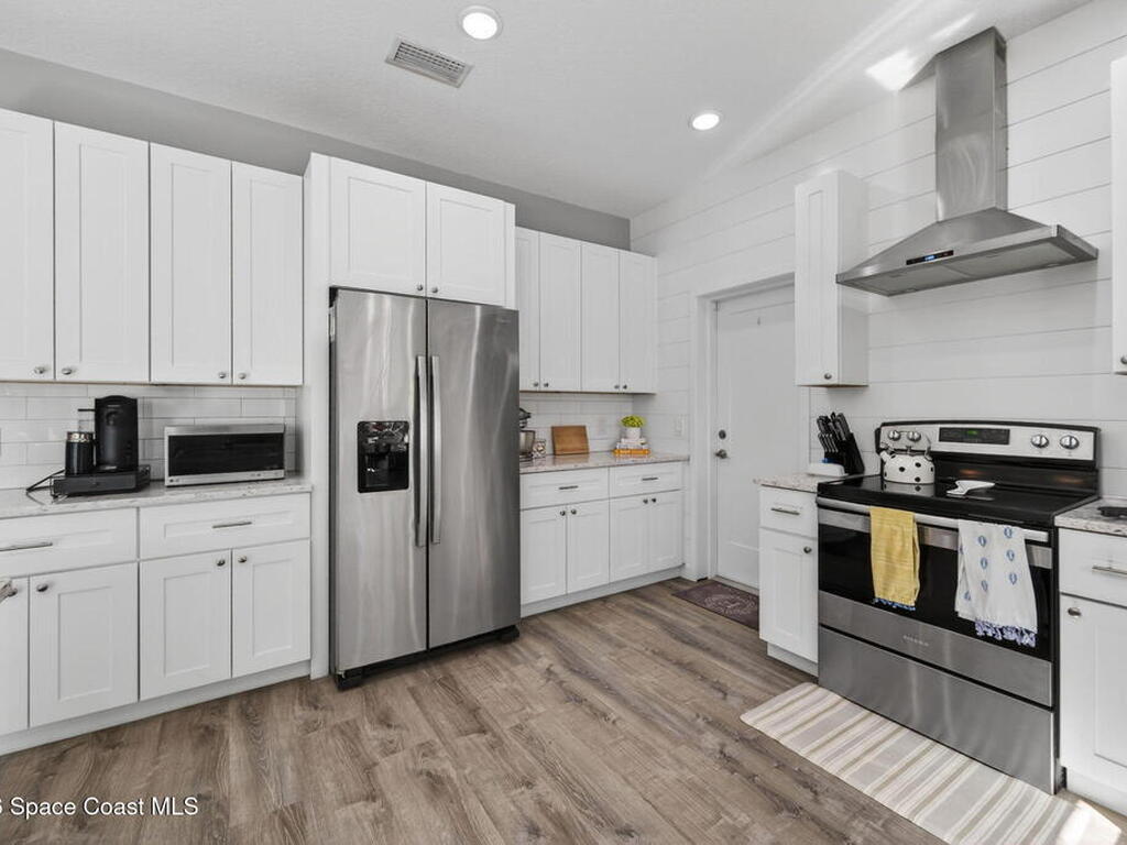 1046 N Tropical Trail, Merritt Island, FL 32953