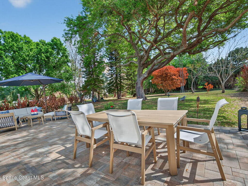 1046 N Tropical Trail, Merritt Island, FL 32953