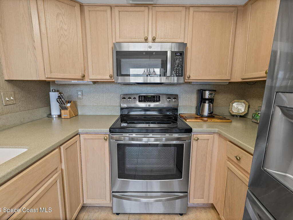 8472 Ridgewood Avenue, Cape Canaveral, FL 32920